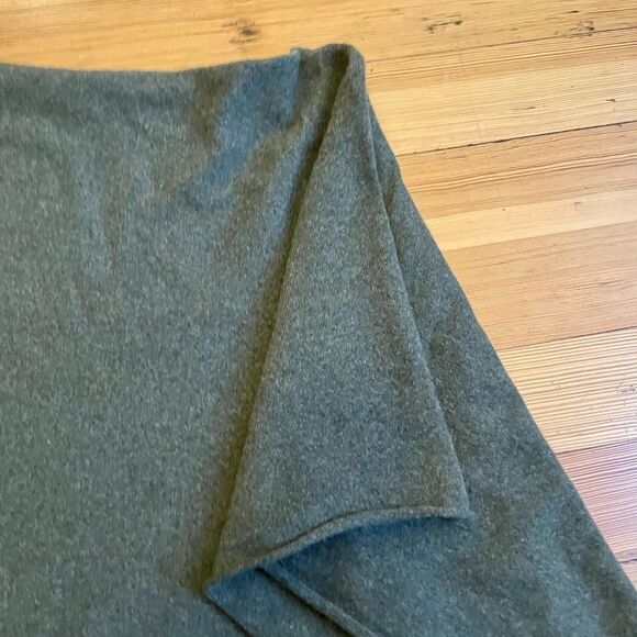 Pink Pineapple cashmere poncho/topper. Heathered loden green. O/S. - Picture 8 of 14